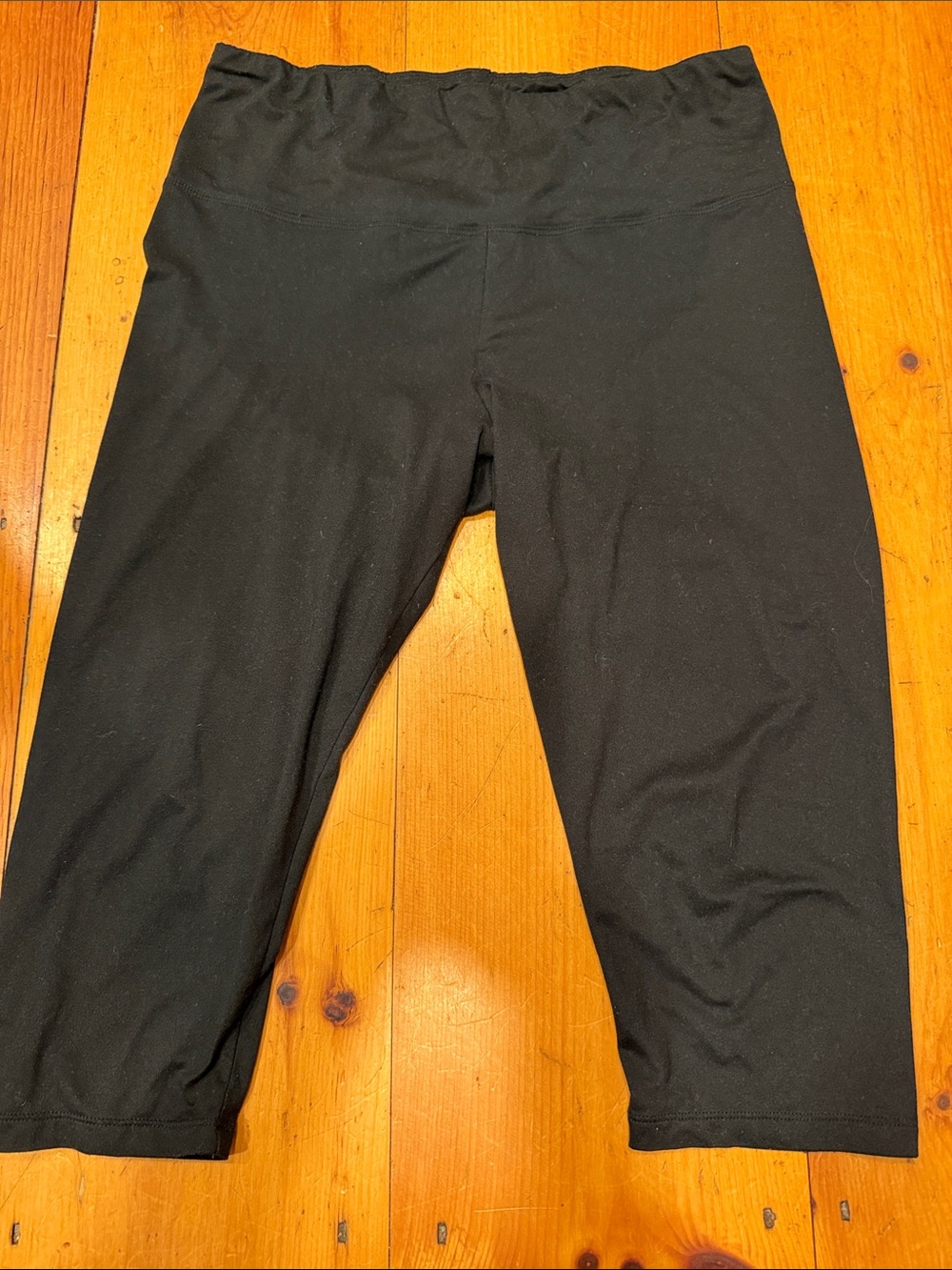 Kindred Bravely maternity Black Cropped Active Leggings size L